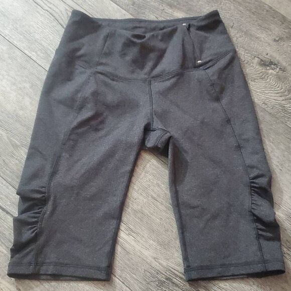 Calia by Carrie Underwood Gray Side Ruched Bermuda Biking Shorts Size XS - Picture 1 of 4